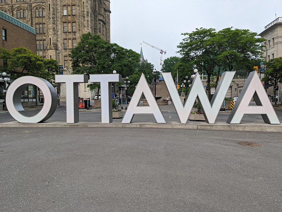10 Best Ottawa Area Hiking Trails: Hidden Gems, Caves & Scenic Views
